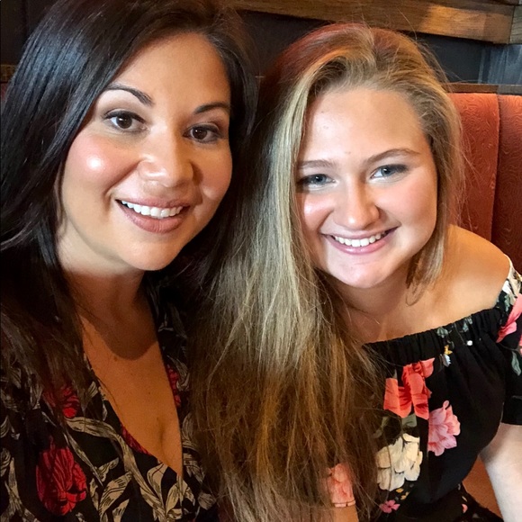 Meet your Posher, Laura - Picture 3 of 8